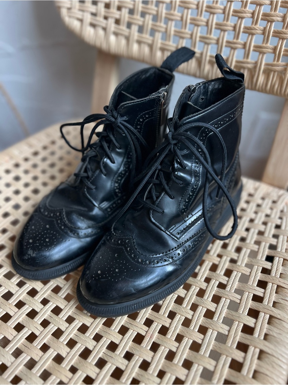 Dr. Martens Black Brogue Wingtip Ankle Boots Side Zip US 7 EU 38 - Picture 11 of 11